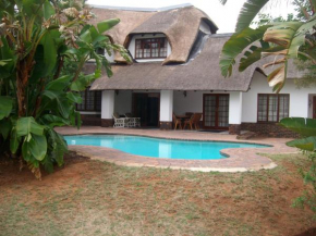 Гостиница Oaktree Lodge Guest House  Midrand